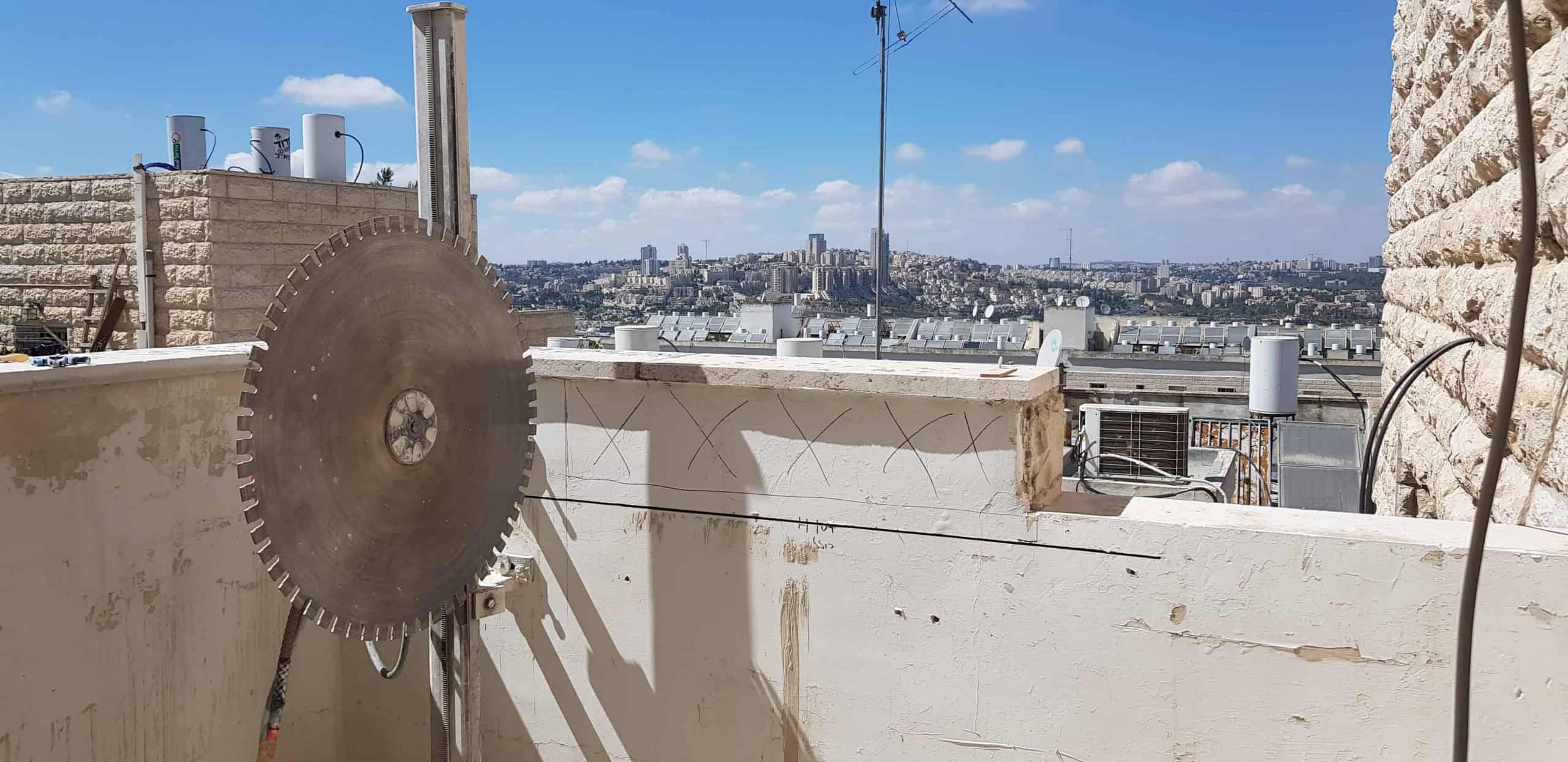 ניסור חומת בטון